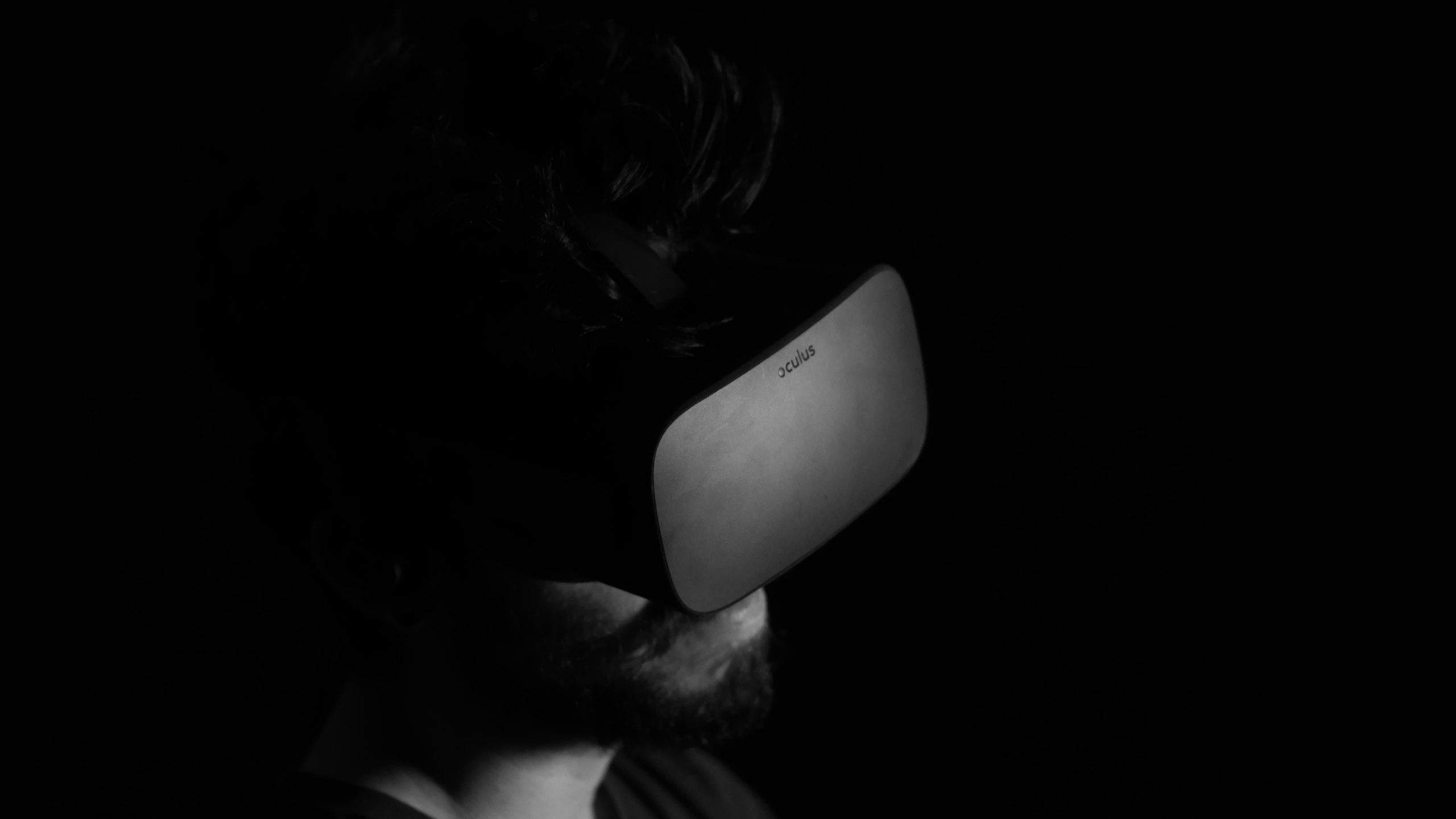 lux-interaction-UDETRRE5Mzc-unsplash-min